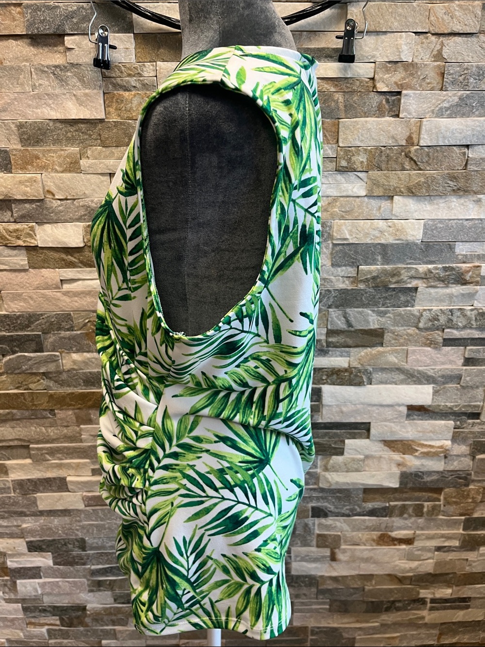 Marc New York White and Green Leaf Print Sleeveless Wrap Top - Picture 4 of 10